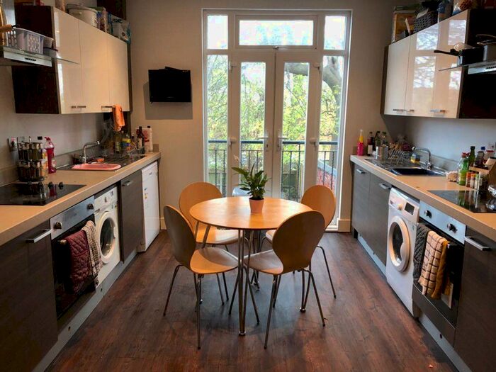 7 Bedroom House To Rent In Uttoxeter New Road -, DE22