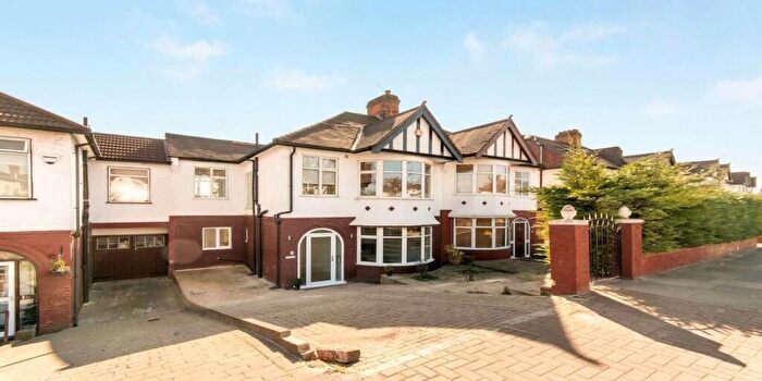 4 Bedroom Semi-Detached House To Rent In Dollis Hill Lane, London, NW2
