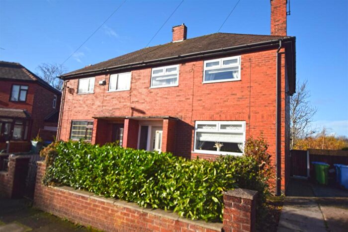 3 Bedroom Semi Detached House For Sale In Jubilee Terrace, Middleton, Manchester, M24