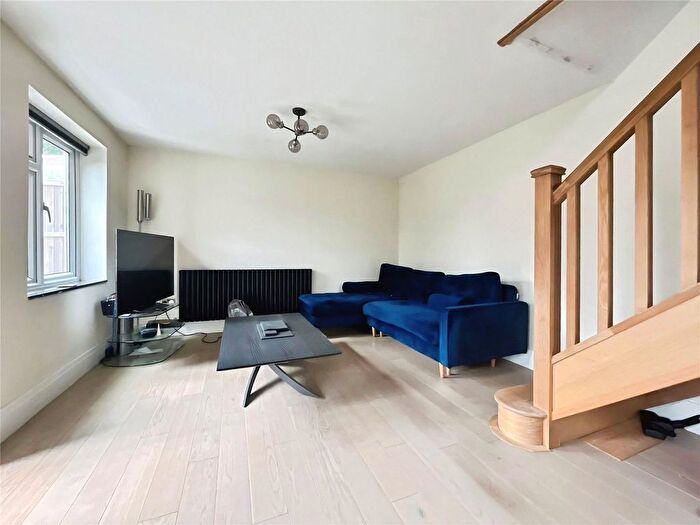1 Bedroom Terraced House To Rent In Bramley Way, Hounslow, TW4