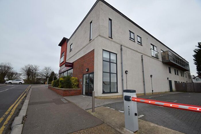 2 Bedroom Flat To Rent In London Road, Leigh On Sea Essex, SS9