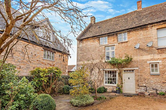 2 Bedroom Character Property To Rent In West Street, Oundle, PE8