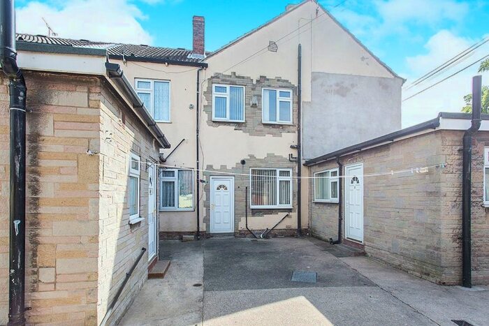 2 Bedroom Terraced House To Rent In Lock Lane, Castleford, West Yorkshire, WF10