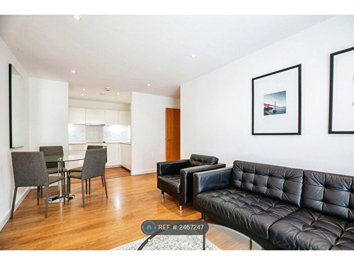 2 Bedroom Flat To Rent In Hudson House, London, E3