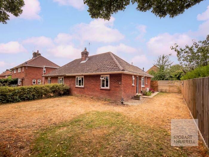 2 Bedroom Bungalow For Sale In North Walsham Road, Coltishall, Norfolk, NR12