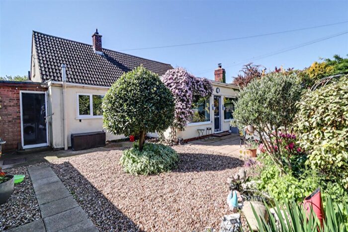 4 Bedroom Detached House For Sale In Conisholme Road, North Somercotes, LN11
