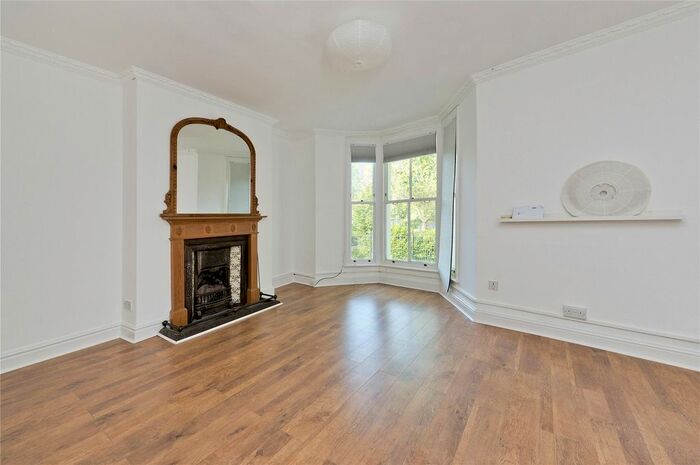 3 Bedroom Flat To Rent In Musgrave Crescent, Fulham, London, SW6
