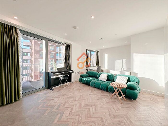 Studio To Rent In Skyline Apartment, Makers Yard, London, E3