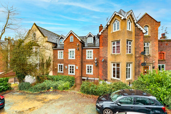 1 Bedroom Apartment To Rent In Slough, SL1