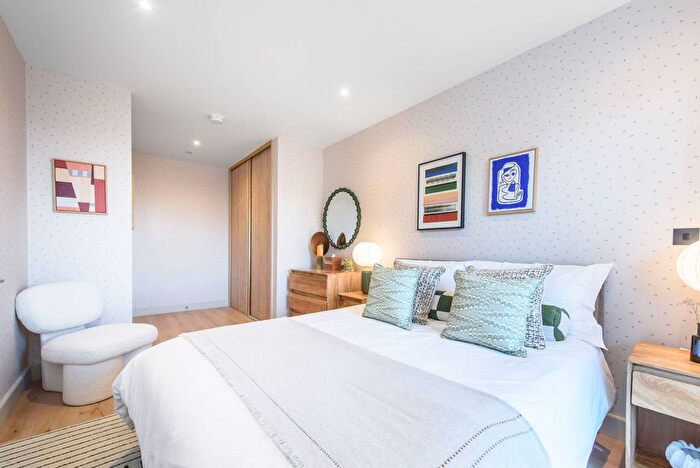 2 Bedroom Flat To Rent In The Draper, Colindale, London, NW9