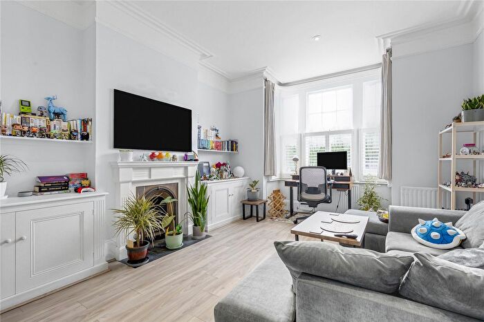 2 Bedroom Flat To Rent In Montserrat Road, Putney, London, SW15