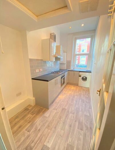 2 Bedroom Flat To Rent In The Broadway Parade, Crouch End, North London, United Kingdom N8