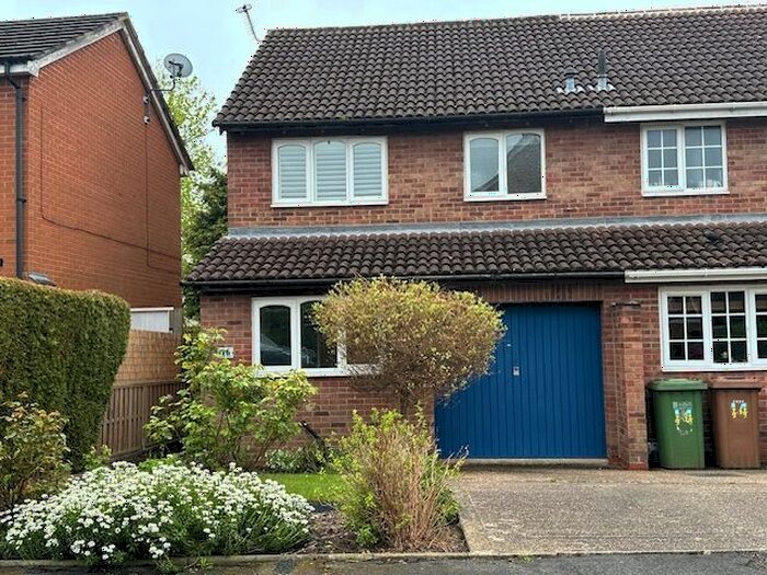 3 Bedroom Semi-Detached House To Rent In Westgrove Avenue, Solihull, B90