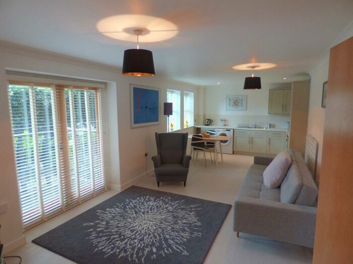 2 Bedroom Apartment To Rent In Turlow Court, City Centre, LS9