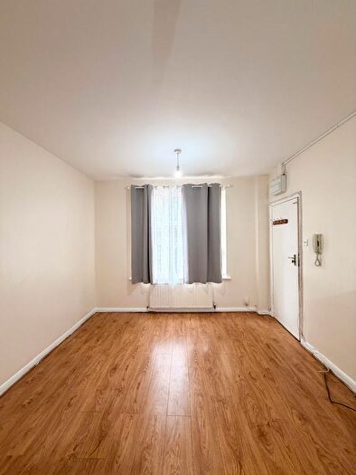 1 Bedroom Flat To Rent In Lordship Lane, London, N22