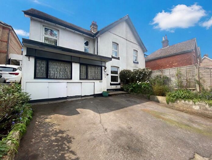 4 Bedroom Semi Detached House For Sale In Bourne Valley Road, Branksome, BH12
