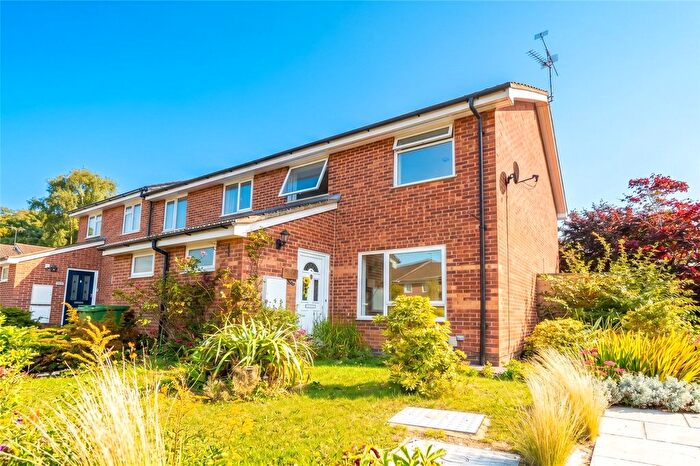 3 Bedroom Semi-Detached House For Sale In Buckingham Way, Frimley, Camberley, GU16