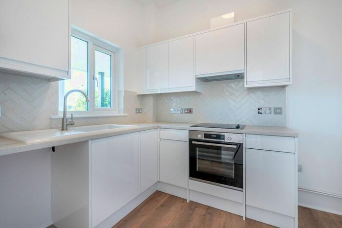 2 Bedroom Flat To Rent In Barking, Barking, IG11