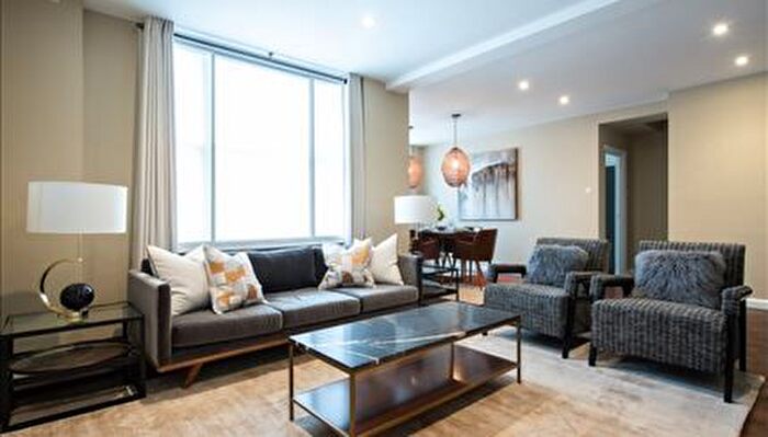 3 Bedroom Flat To Rent In Hill Street, Mayfair, London, W1J