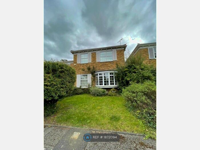 4 Bedroom Detached House To Rent In Cotswold Close, Kingston Upon Thames, KT2