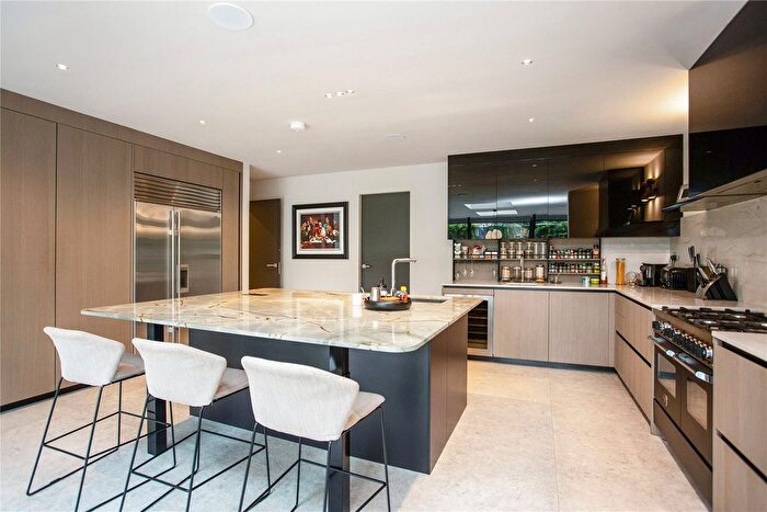 5 Bedroom Detached House To Rent In The Heronry, Hersham, Walton-On-Thames, KT12