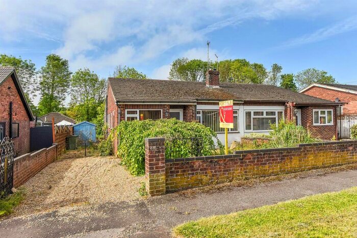 3 Bedroom Semi-Detached Bungalow For Sale In The Crescent, Andover, SP10
