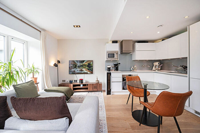 Studio For Sale In Courtyard Apartments, Avantgarde Place, Shoreditch, London, E1