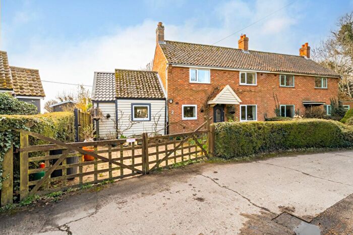 3 Bedroom Semi Detached House For Sale In The Green, Matlaske, NR11