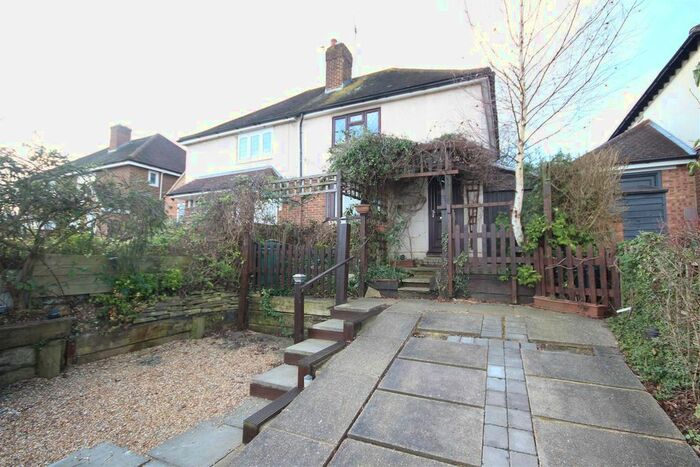 4 Bedroom Semi-Detached House To Rent In Woodside Road, Guildford, GU2