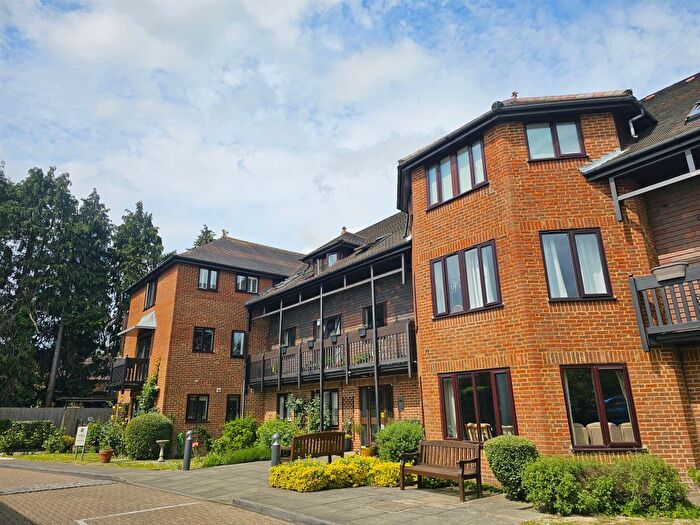 1 Bedroom Flat For Sale In South Street, Dorking, RH4