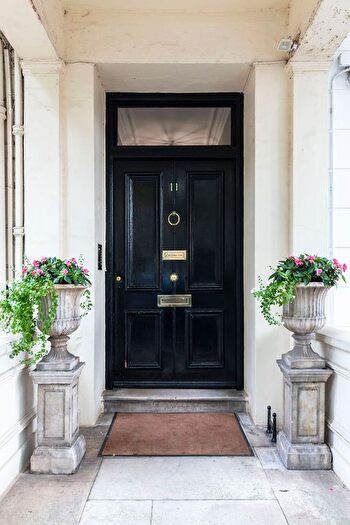 1 Bedroom Flat For Sale In Rutland Gate, London, SW7