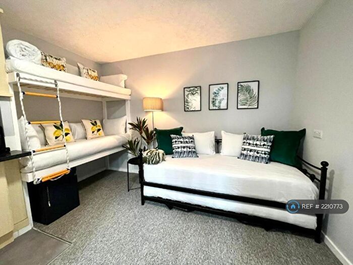 Studio To Rent In Brighton, Brighton, BN2