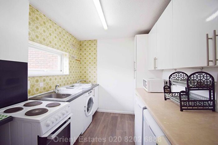 6 Bedroom Terraced House To Rent In Overbrook Walk, Edgware, HA8