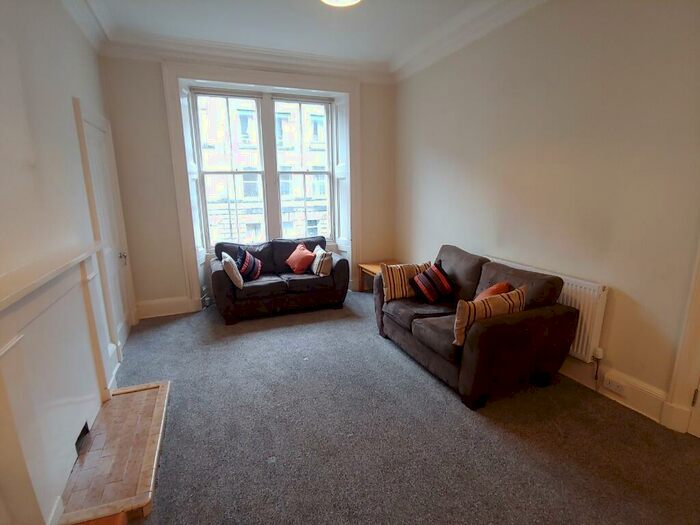 3 Bedroom Flat To Rent In Montague Street, Newington, Edinburgh, EH8