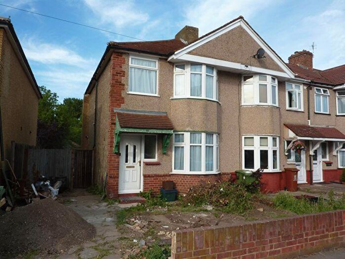 3 Bedroom End Of Terrace House To Rent In Oaklands Avenue, Sidcup, DA15