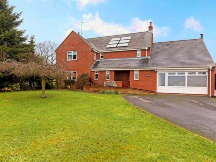 1 Bedroom Flat To Rent In Hillside House, Staverton, NN11