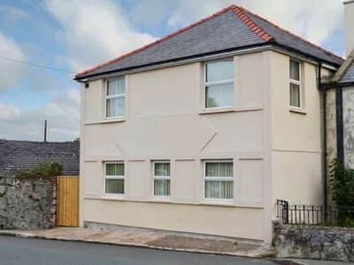 4 Bedroom Semi-Detached House To Rent In Groeslon Marc, Llanrug, LL55