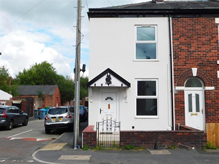 3 Bedroom End Of Terrace House To Rent In Abbey Hey Lane, Abbey Hey, Manchester, M18