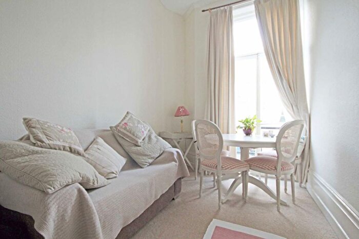 1 Bedroom Flat To Rent In Comeragh Road, West Kensington, W14