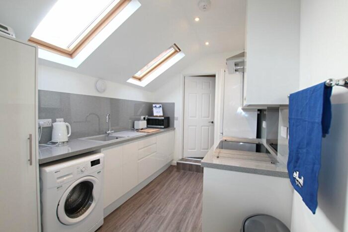 2 Bedroom Flat To Rent In St Leonards Road, Far Cotton, NN4