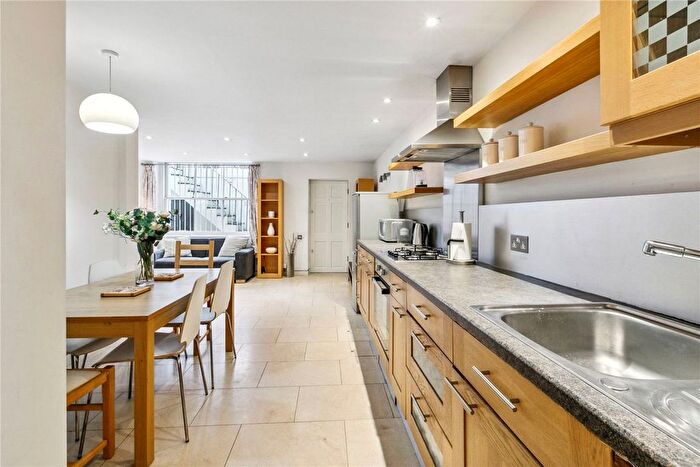 2 Bedroom Flat To Rent In Sunderland Terrace, Notting Hill, W2