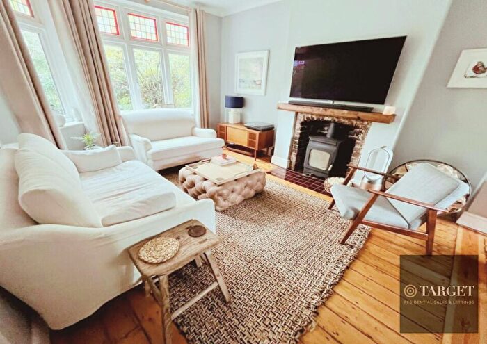 3 Bedroom End Of Terrace House To Rent In Northumberland Park, N17
