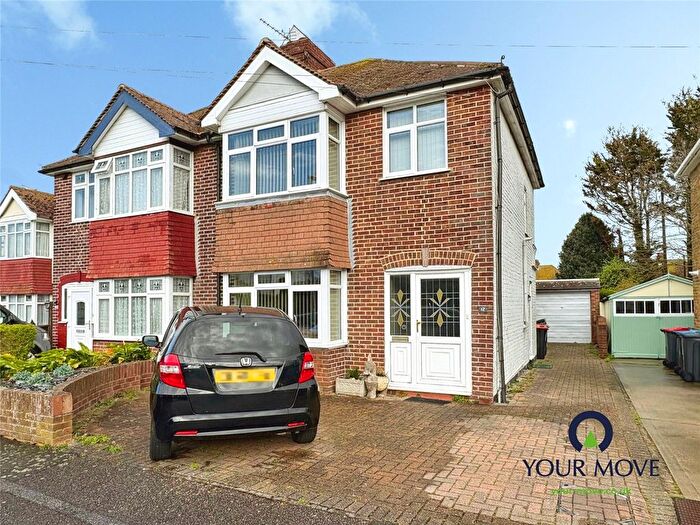 3 Bedroom Semi Detached House For Sale In Holbrook Drive, Ramsgate, Kent, CT12