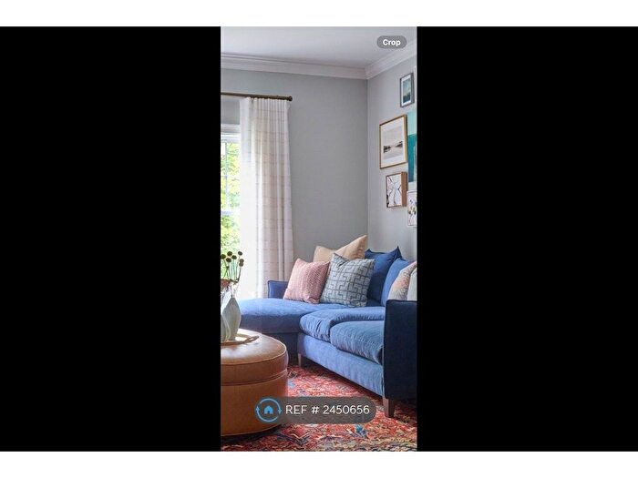 2 Bedroom Flat To Rent In Colonial Road, Slough, SL1