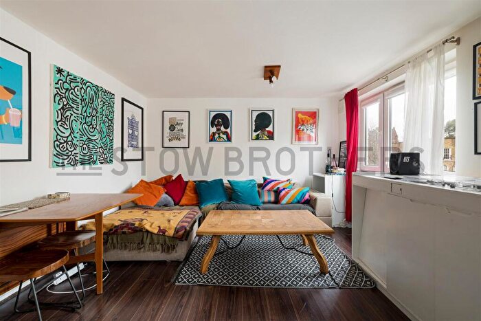 3 Bedroom House To Rent In O'leary Square, London, E1