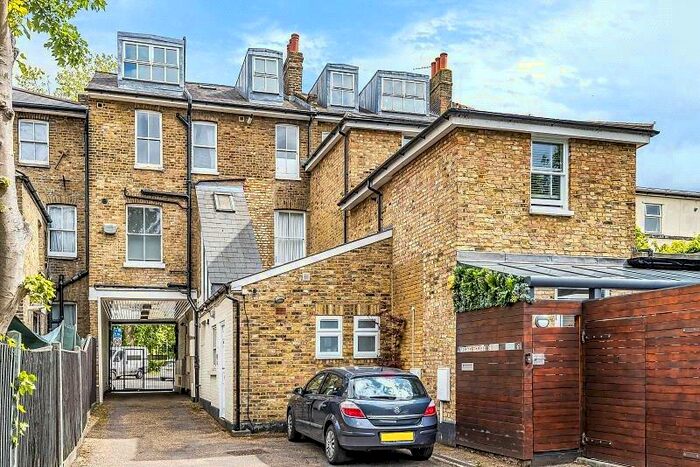 2 Bedroom Maisonette To Rent In Kingston Hill, Kingston Upon Thames, KT2