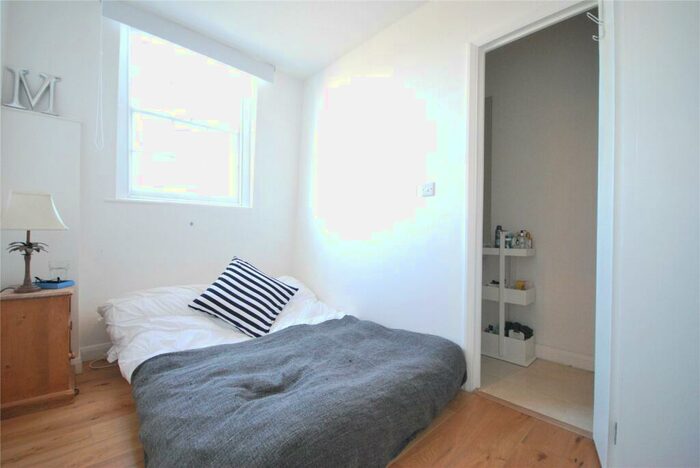 1 Bedroom Flat To Rent In Mornington Terrace, Camden, NW1