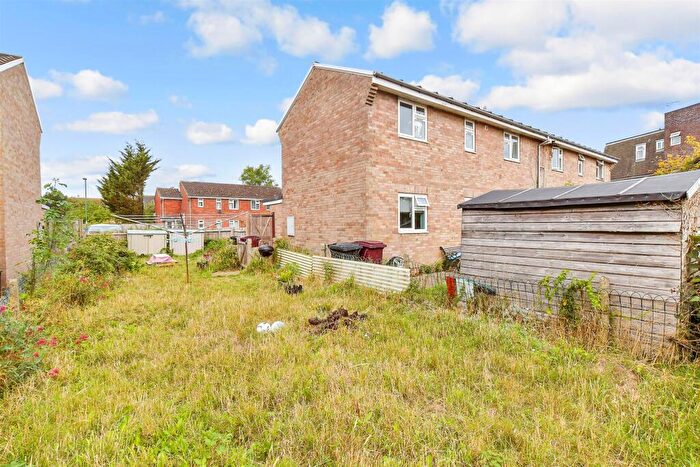 2 Bedroom Flat For Sale In Bradshaw Road, Chichester, West Sussex, PO19
