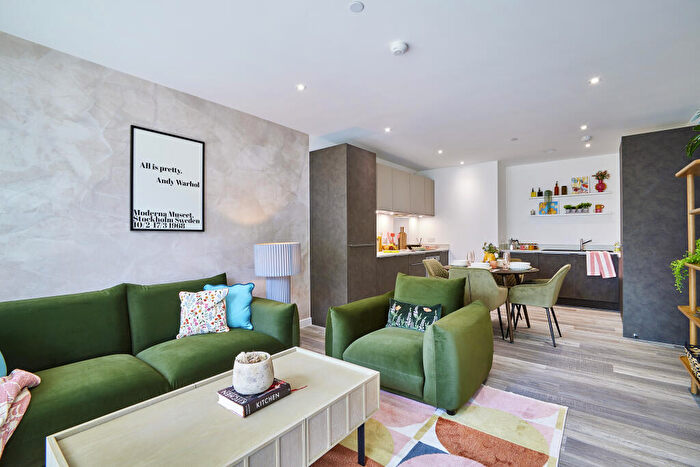 1 Bedroom Apartment For Sale In Northwick Parkside, Harrow, Middlesex, HA1