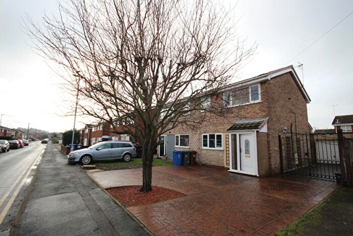 3 Bedroom Semi-Detached House To Rent In Waverley Lane, Staffordshire, Burton Upon Trent, DE14